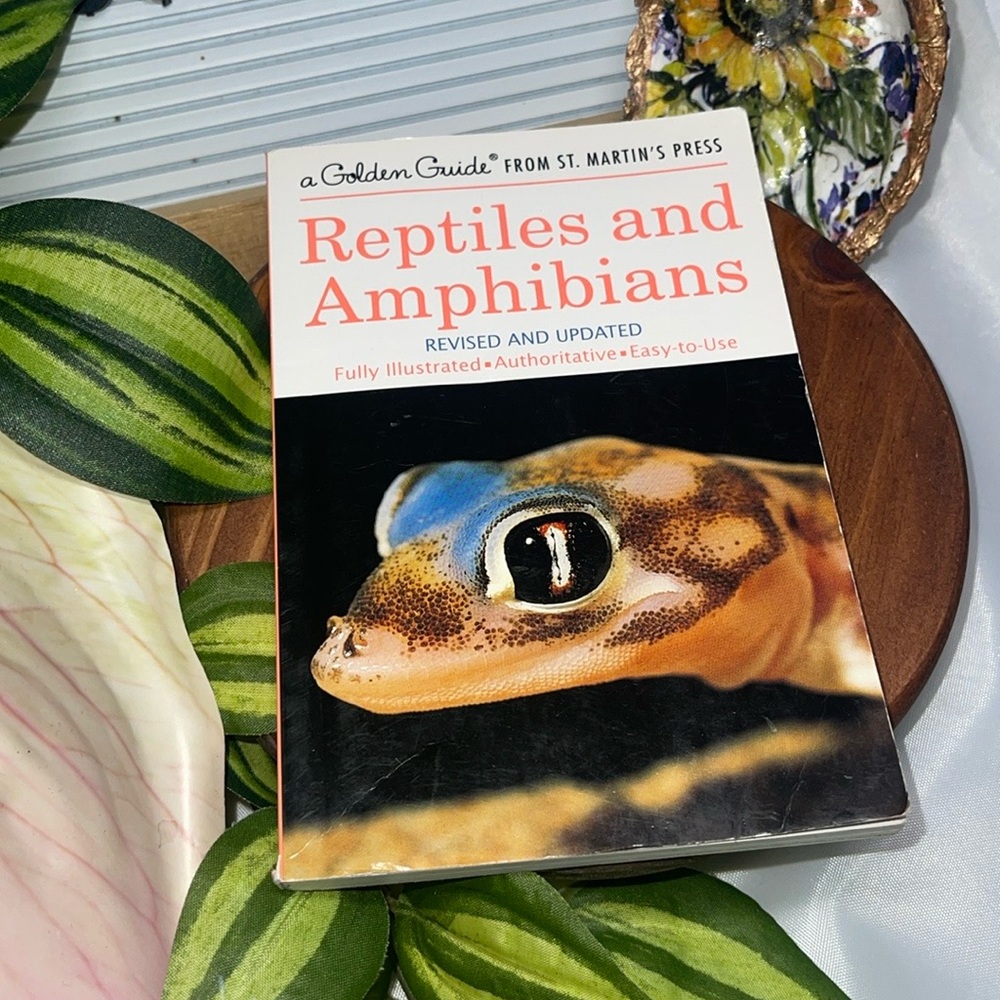 Reptiles and Amphibians: A Fully Illustrated, Authoritative and Easy-to